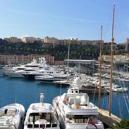 Fleur De Mai 호텔 *