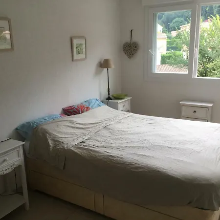 Fleur De Mai 罗克布吕讷-卡普马丹